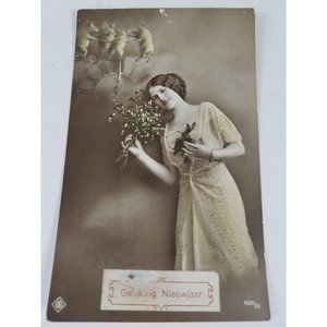 Vintage Pretty Dutch Girl w/Mistletoe Dancing Pigs Clock 1913 Gelukkig Nieuwjaar